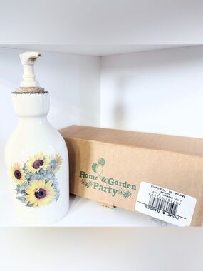 Home & Garden Party Lotion Or Soap Dispenser with Sunflower Design